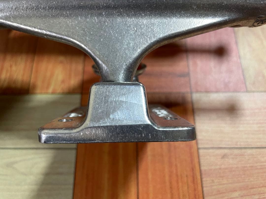 スケボー　independent インディペンデント　フォージドホロー　139