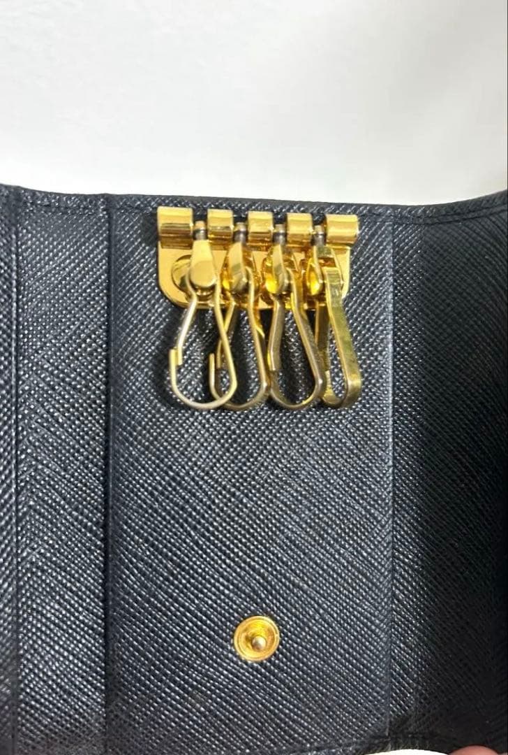 PRADA プラダ 4連キーケース サフィアーノ レザーゴールド金具 リング付き