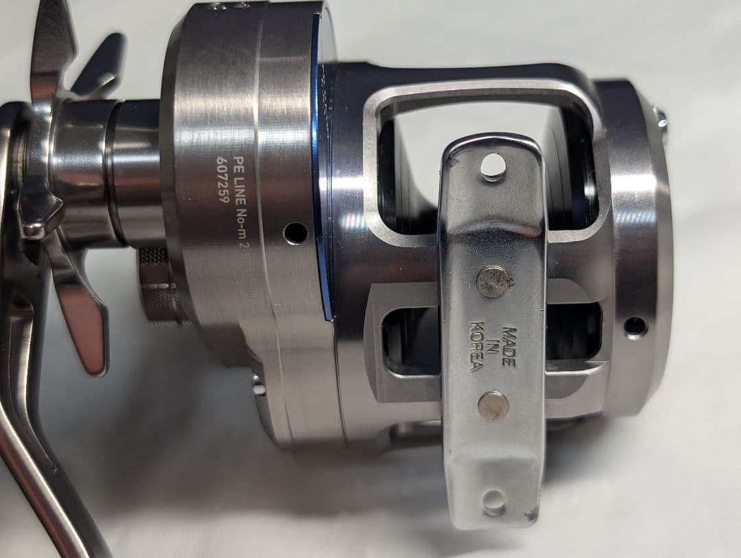 ダイワ 　管555GP 15ソルティガ 15H　右ハンドル　カスタム品