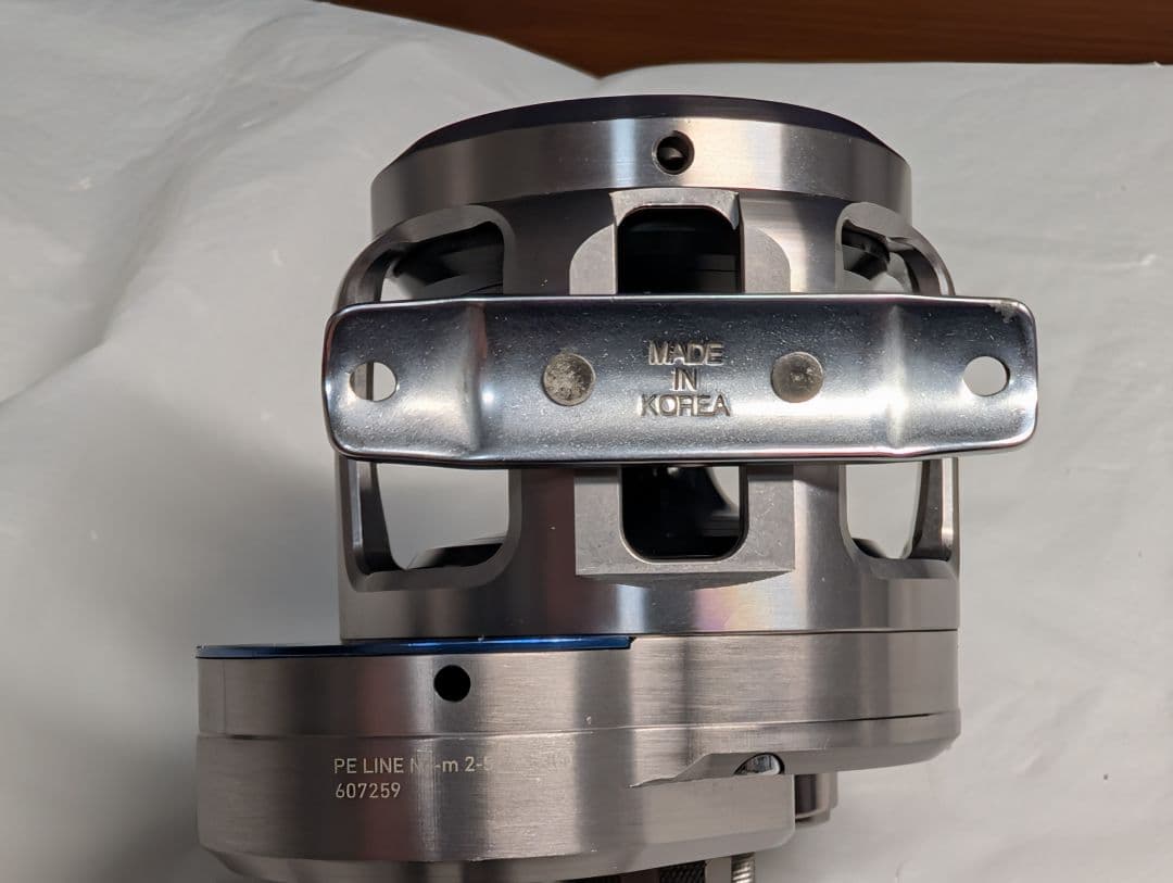 ダイワ 　管555GP 15ソルティガ 15H　右ハンドル　カスタム品