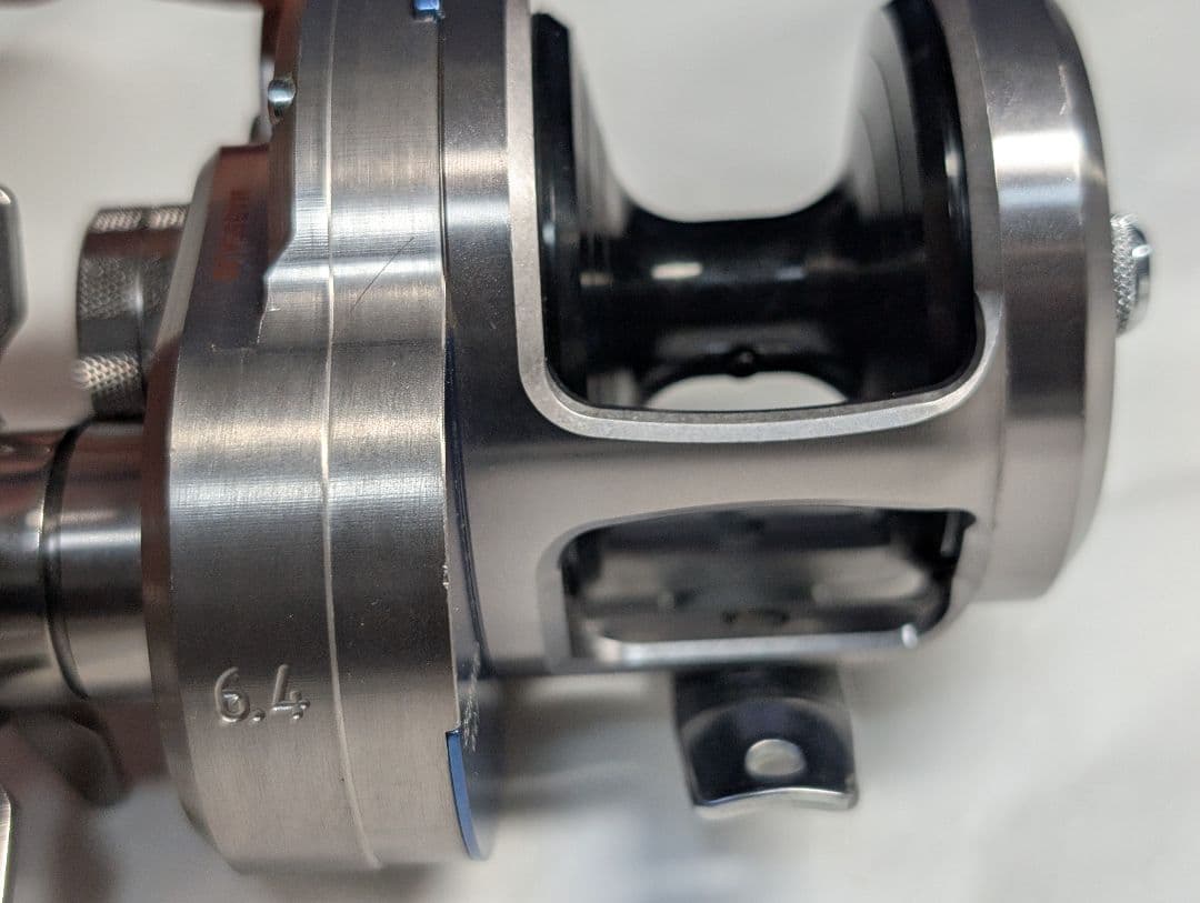 ダイワ 　管555GP 15ソルティガ 15H　右ハンドル　カスタム品