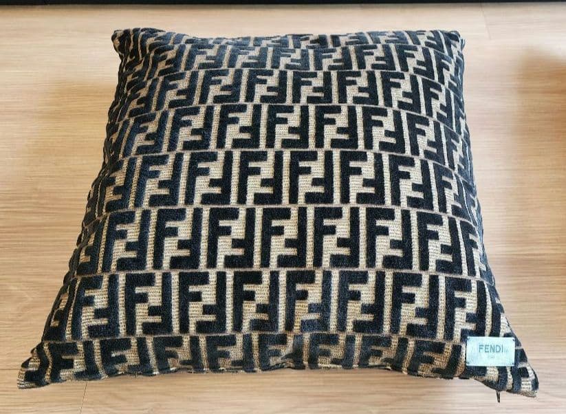 特大 ② FENDI クッション モノグラム 約57cm