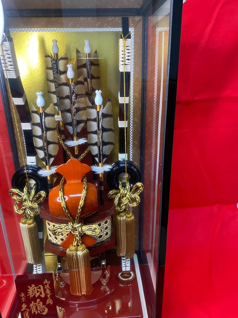 東京久月　家紋付破魔弓飾り１８号・間口約３２×奥行約３３×高さ約６５㎝