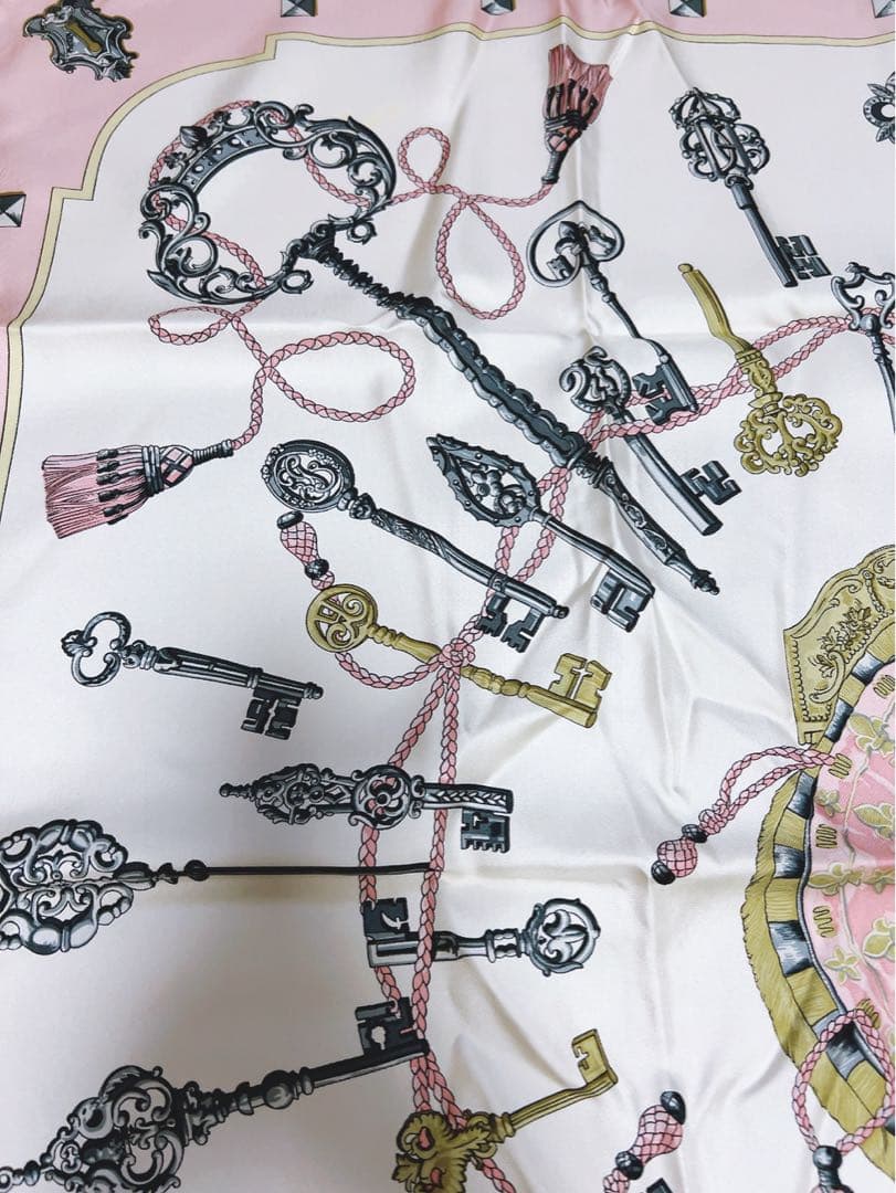エルメス　HERMES LES CLES 鍵柄　カレ90 スカーフ