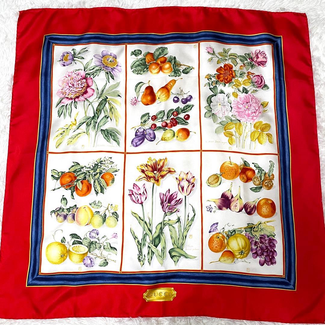 GUCCI大判シルクスカーフ　フルーツと花　赤縁取り