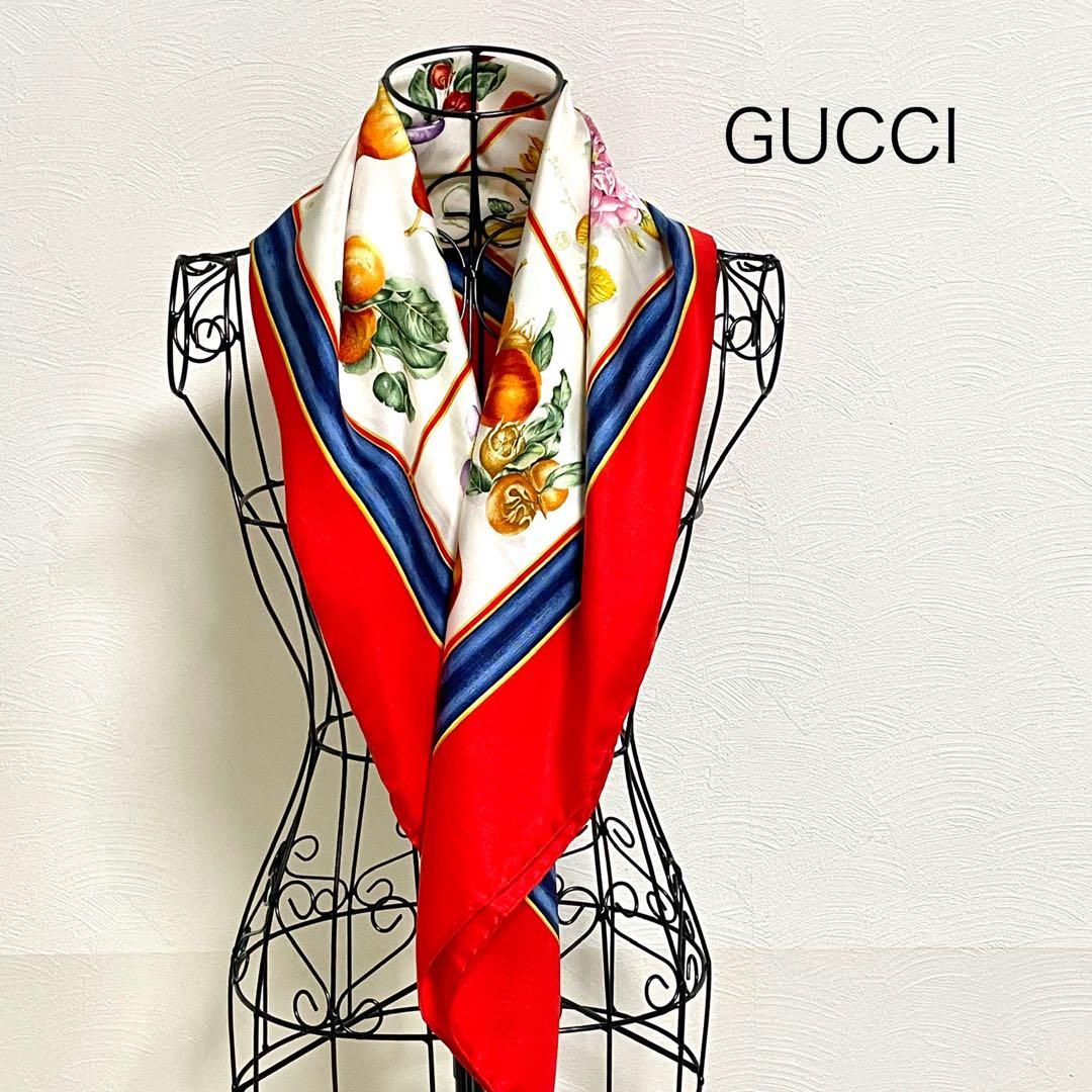 GUCCI大判シルクスカーフ　フルーツと花　赤縁取り