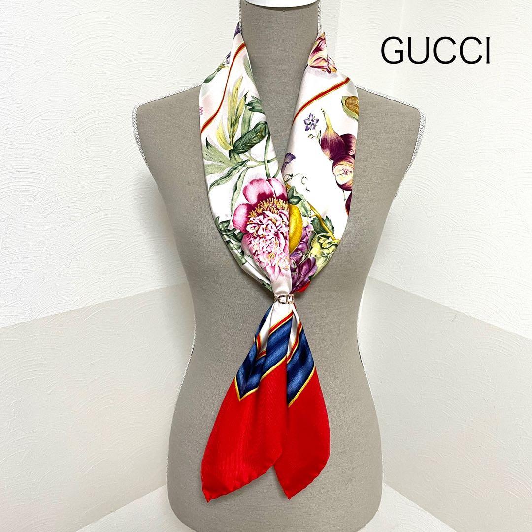 GUCCI大判シルクスカーフ　フルーツと花　赤縁取り
