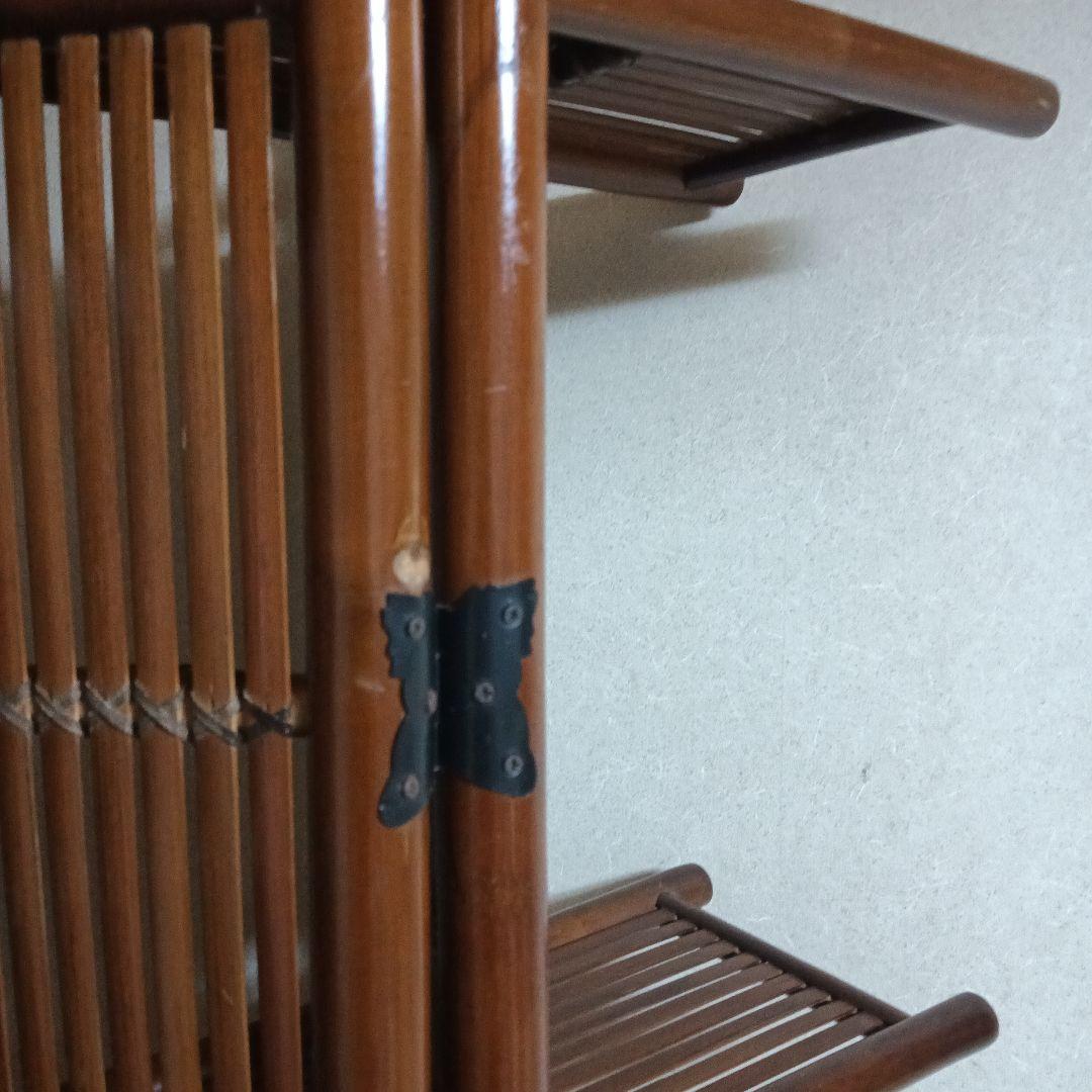 木製ブラウンシェルフ