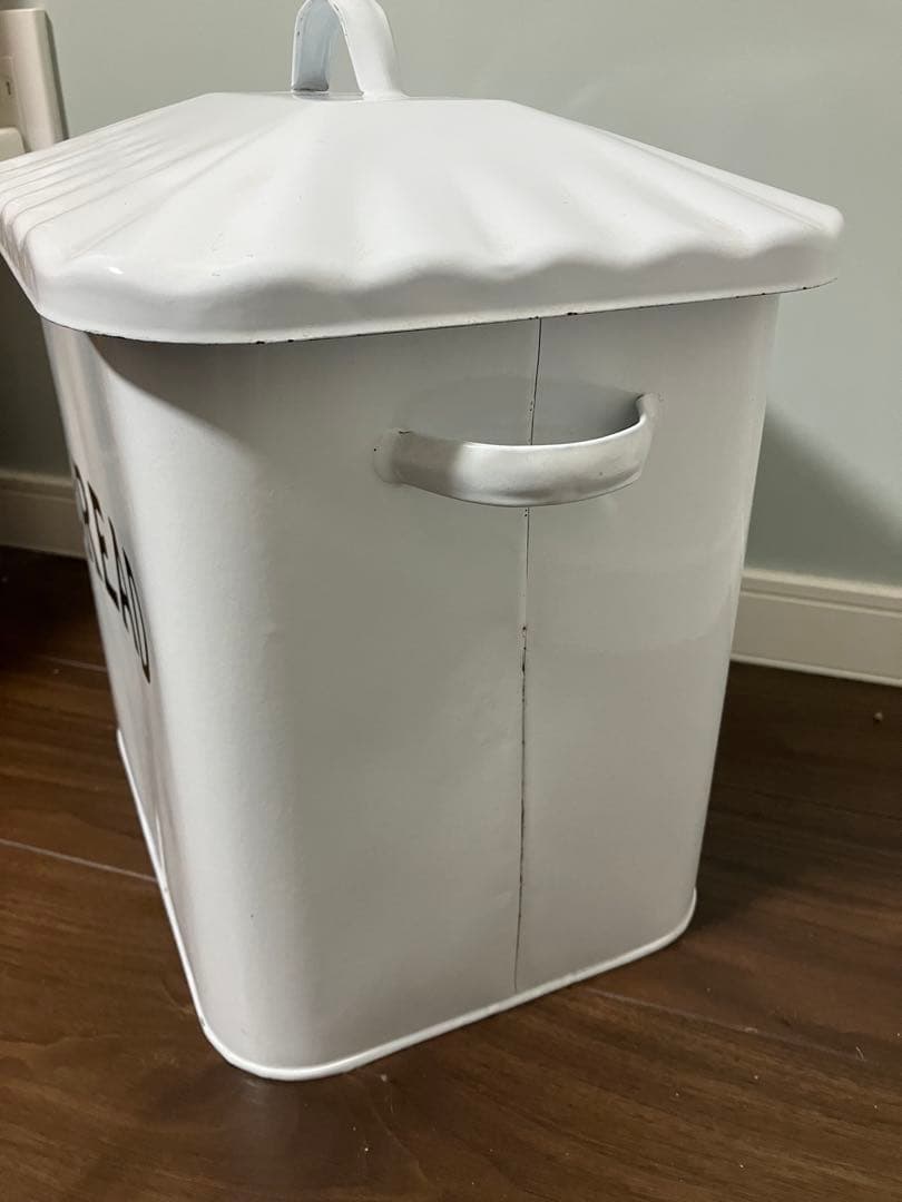 ホワイトブレッドケース フタ付き