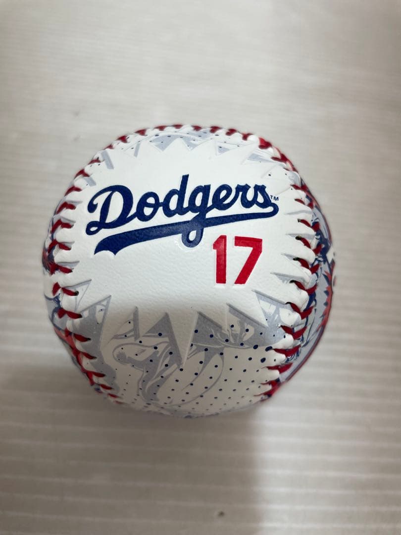 kntoy57-0048ドジャース　大谷翔平　ロゴボール　 漫画風デザイン