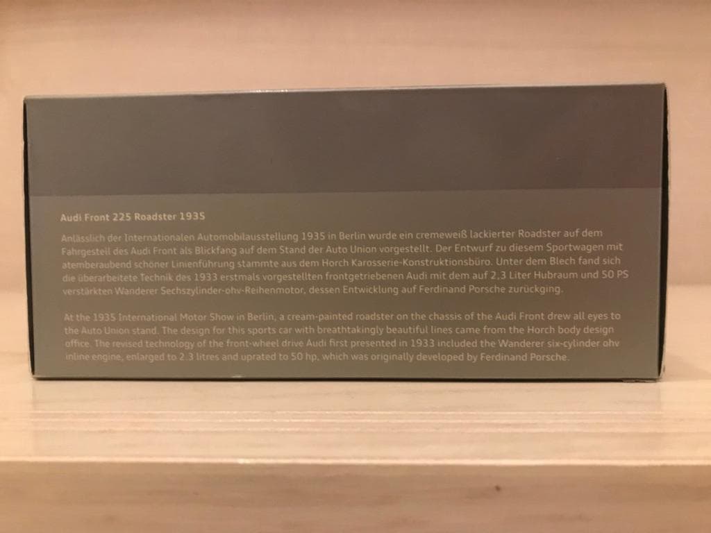 ミニカー Audi Front 225 Roadster 1935 Creme White