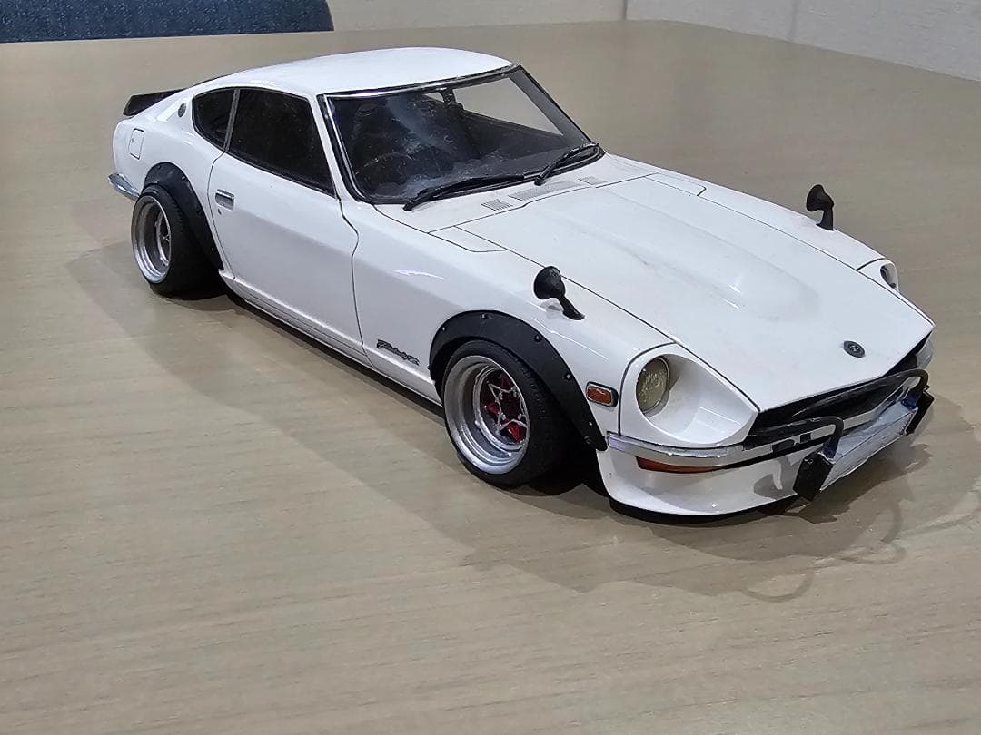 ignitionmodel　1/18　ニッサン フェアレディZ S30