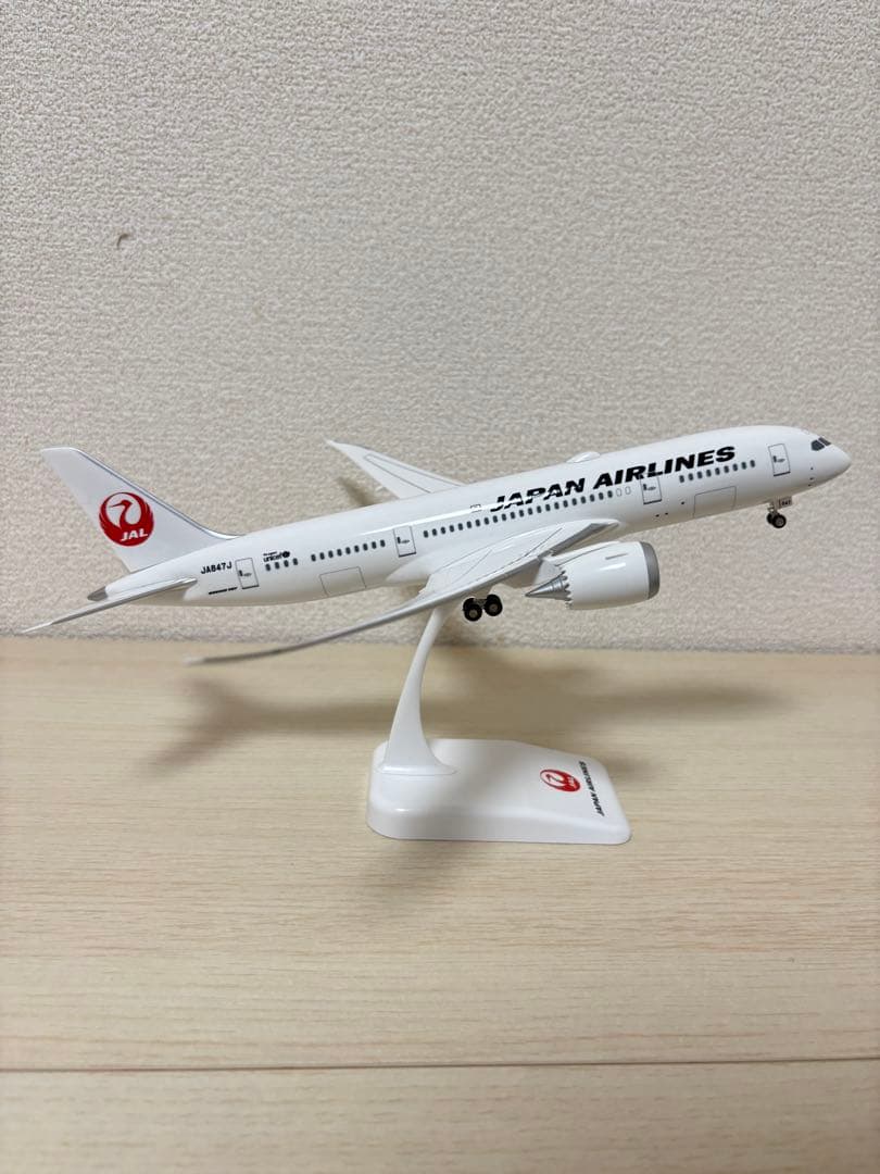 JAL 日本航空 Boeing 787-8 1/200 スタンド付き飛行機模型