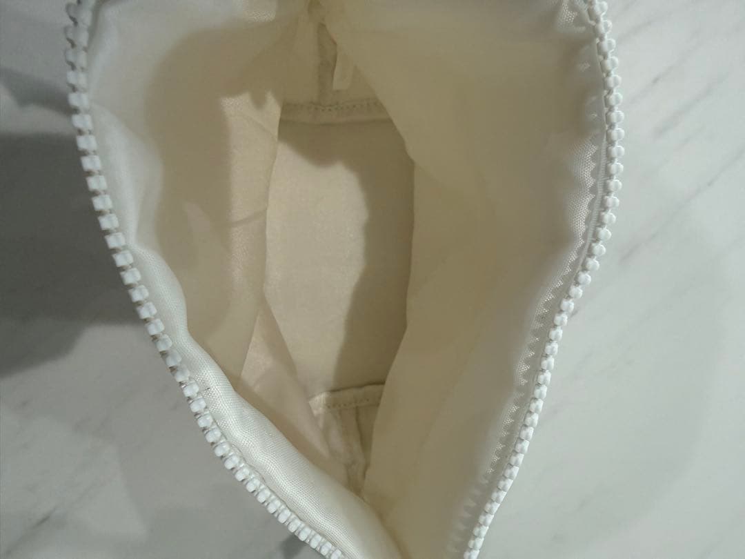 マークアンドロナ　ポーチ