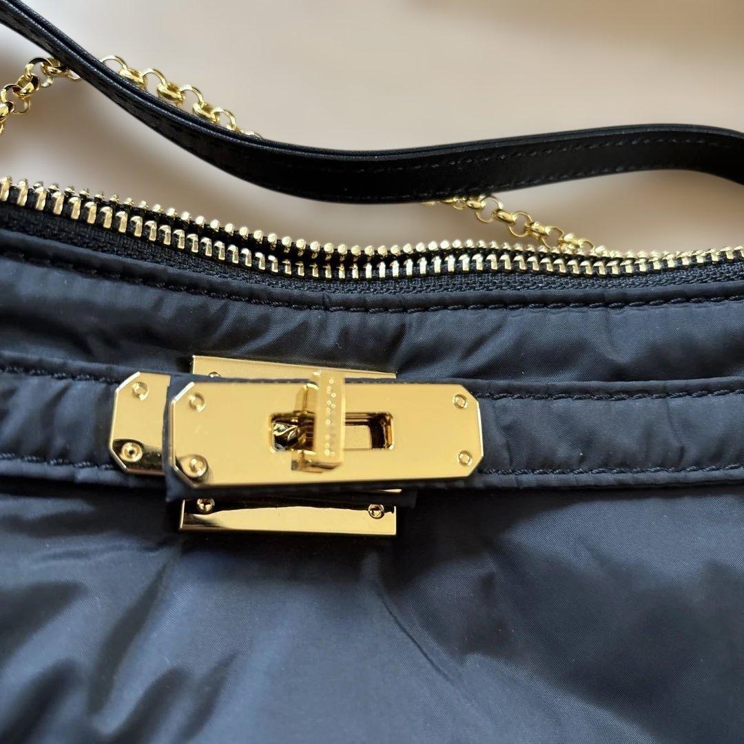 シータ パランティカ　ドゥーズィエムクラス　ナイロンボディバッグ ゴールド金具