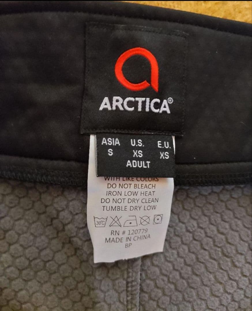 新品タグ付き ARCTICA ハーフパンツ