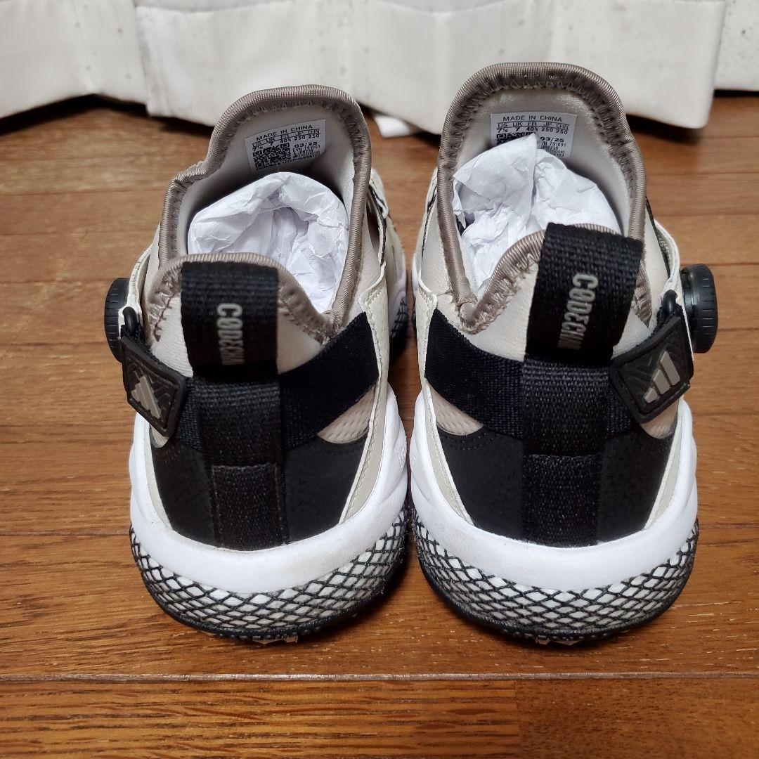 アディダススパイクレスシューズ2025年モデル