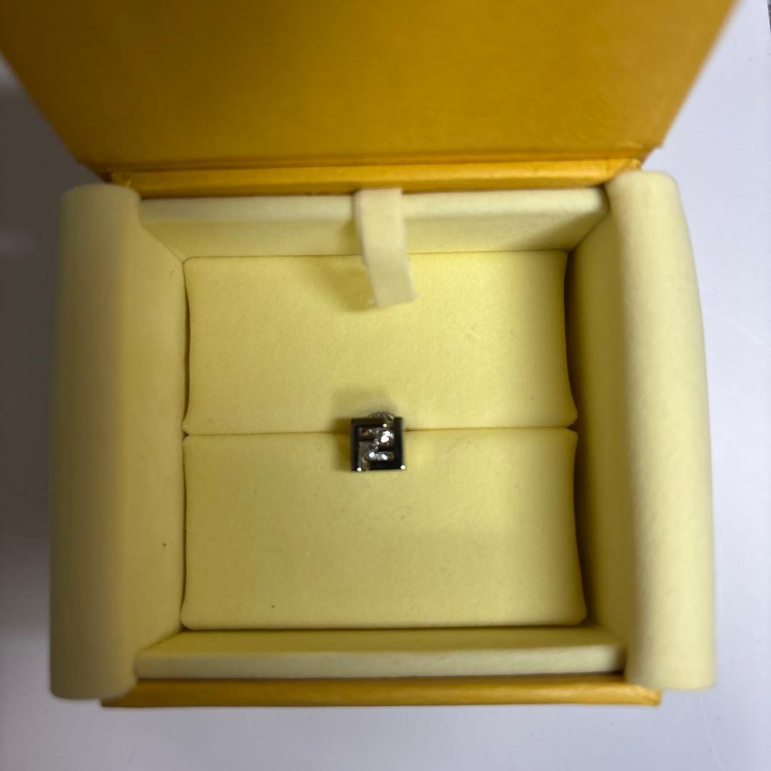 FENDI フェンディ FFピアス 新商品 証明書付き 誰か買ってください