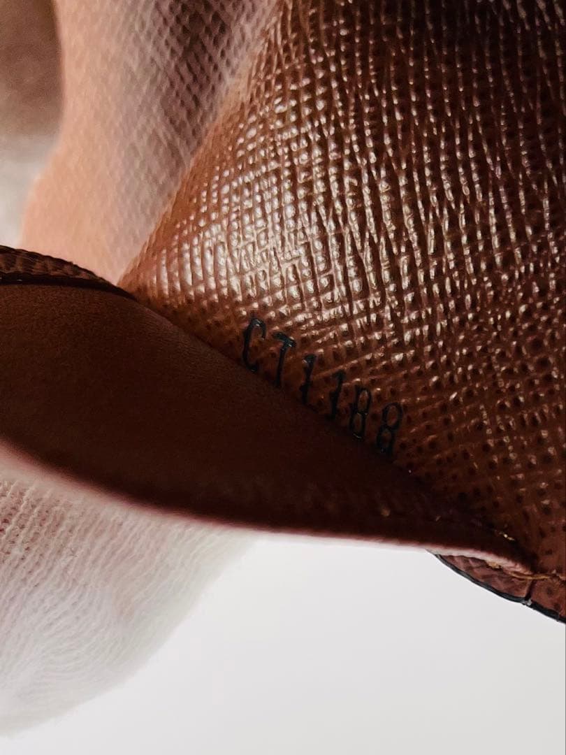 【美品】LOUIS VUITTON ルイヴィトン モノグラム 4 キーケース