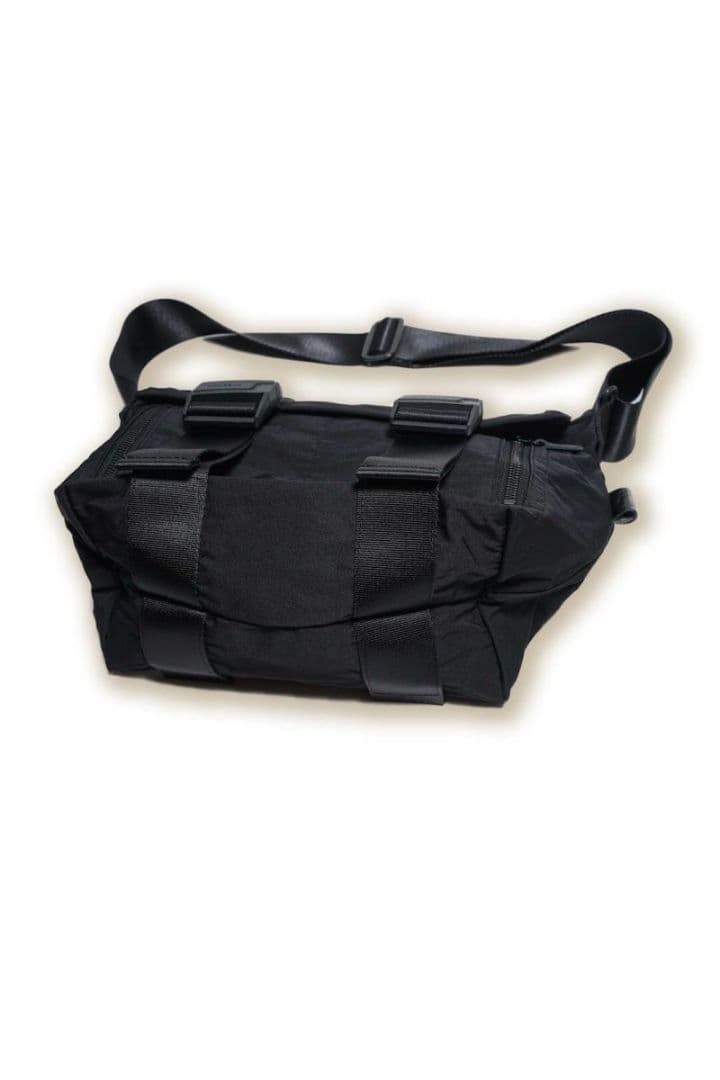【極美品】AMIACALVA　アミアカルヴァ　Messenger Bag　S　黒