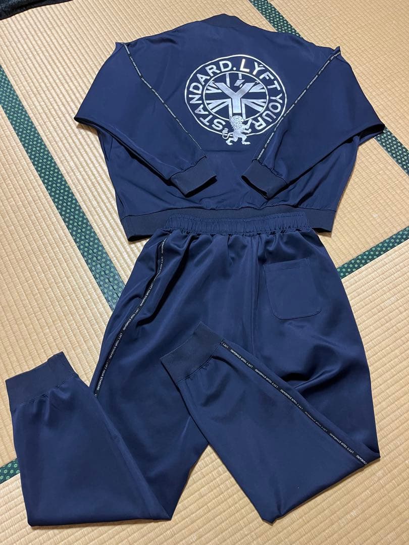 【美品】LYFT セットアップ　エンブレム　ジャージ　ネイビー　バラ売り不可　M