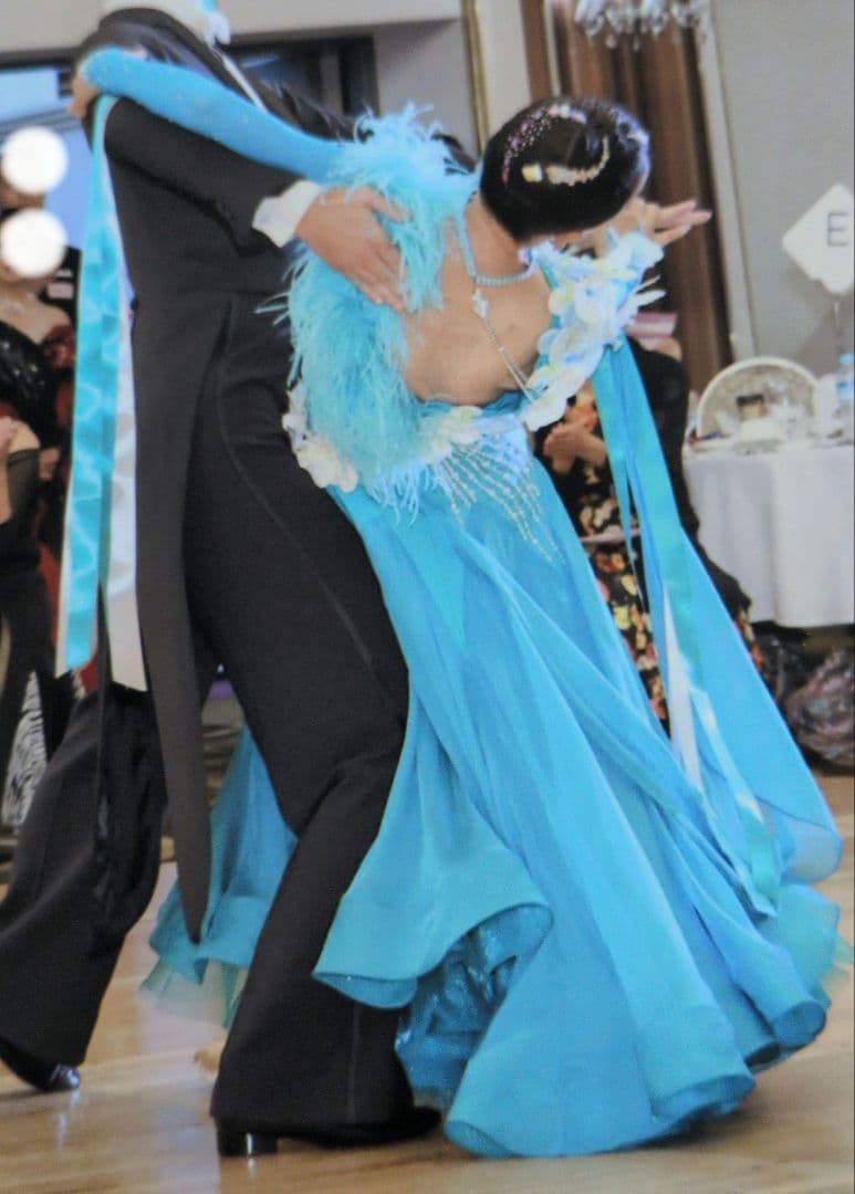 ヨッシーさま専用です‼️社交ダンスドレス グリーン系 着画あり