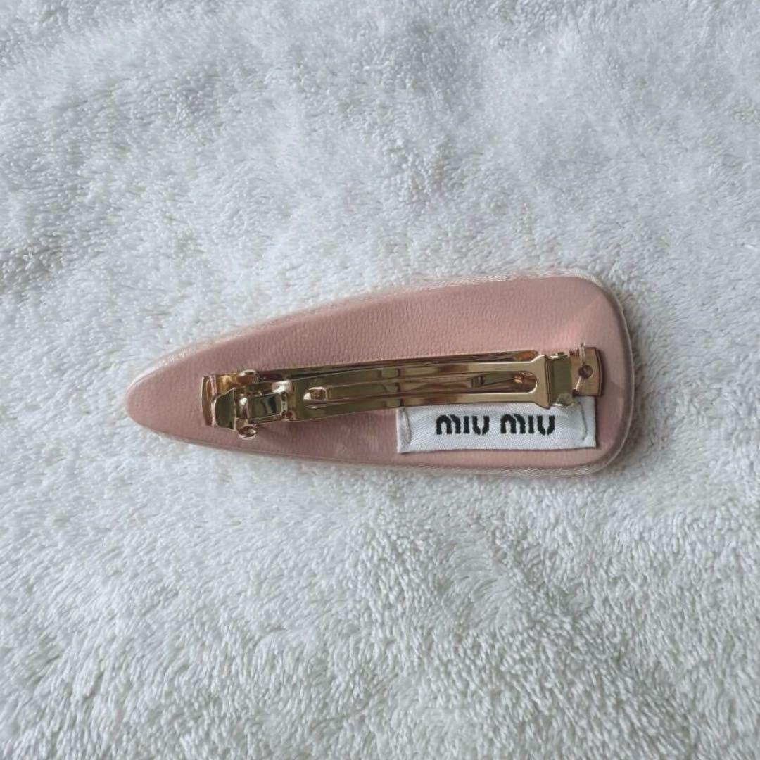 伊勢丹購入品】ミュウミュウ サテン ピンク ヘアクリップ 現行完売