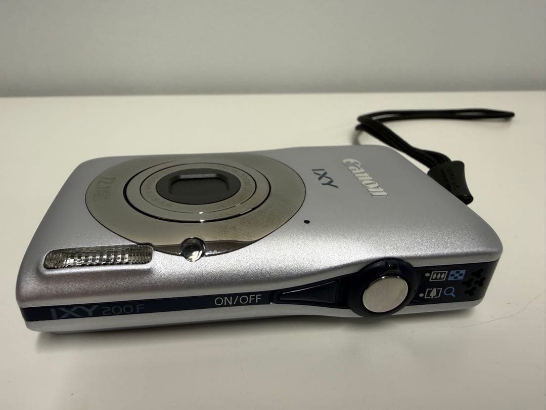 Canon コンパクトデジタルカメラ IXY 200F