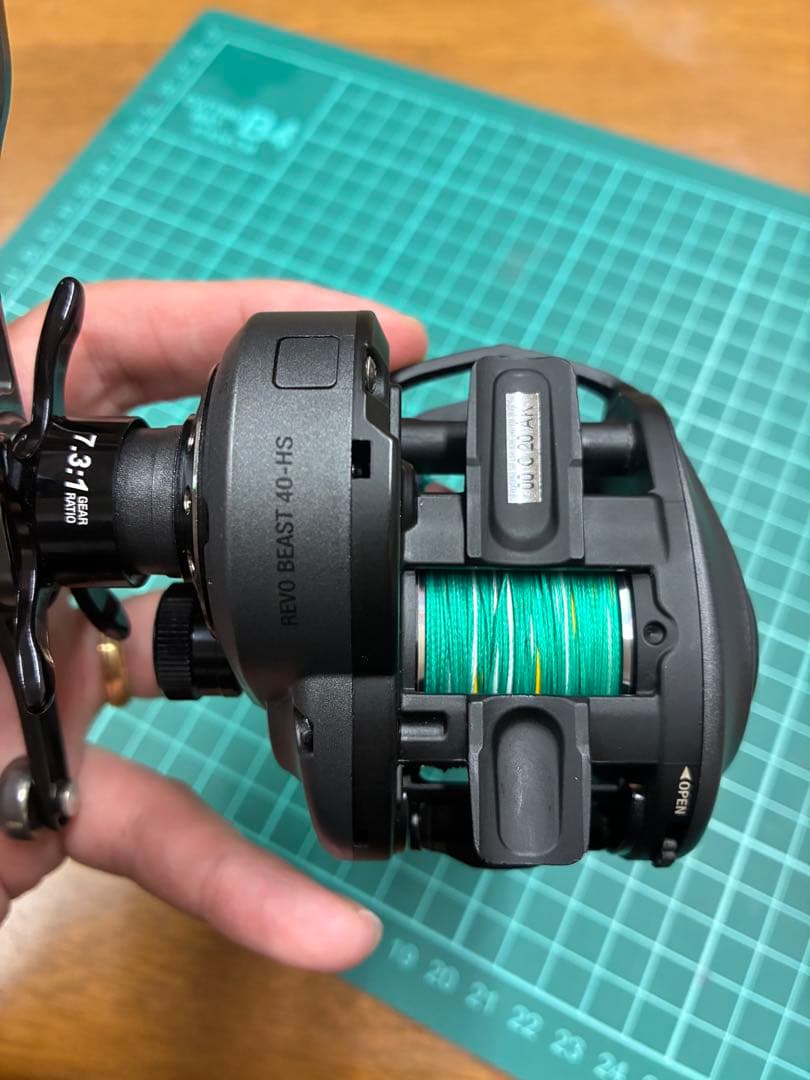 アブガルシア　レボ　ビースト　40 HS　ほぼ未使用　ハンドル　リブレ　カスタム