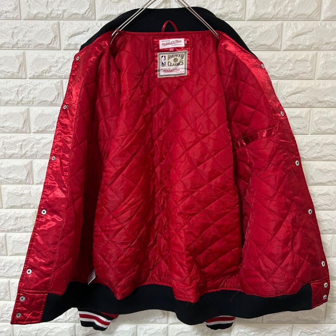 【ミッチェルアンドネス　シカゴブルズ】スタジャン【メンズ2XL】レッド H2