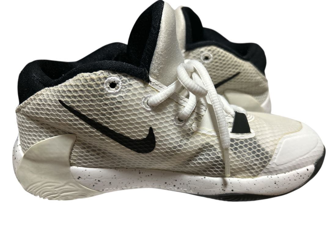 P　NIKE zoom freak 1 白x黒　23cm