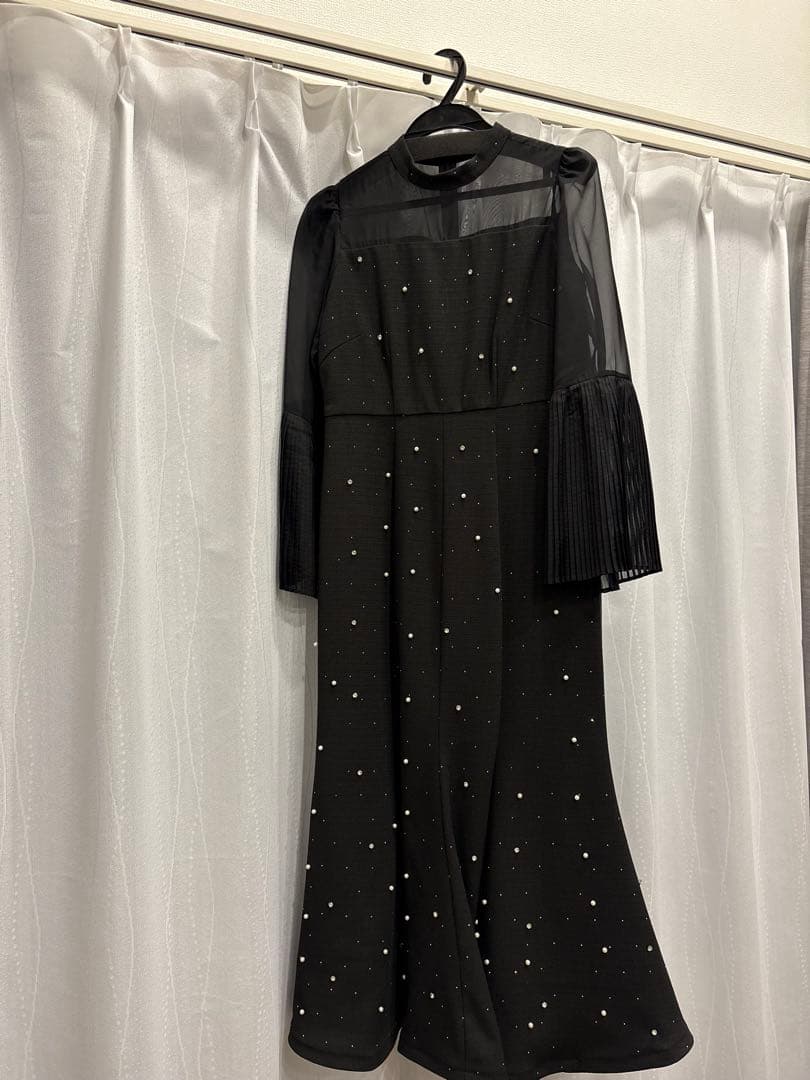 【LEJA】パールビジュー付き透け感プリーツフレアスリーブビーズマーメイド