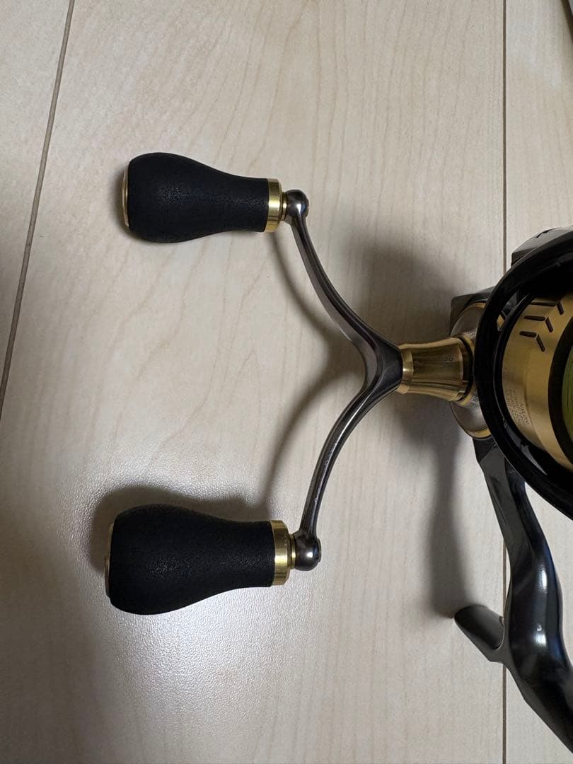 ダイワ LUVIAS 2500S-DH スピニングリール