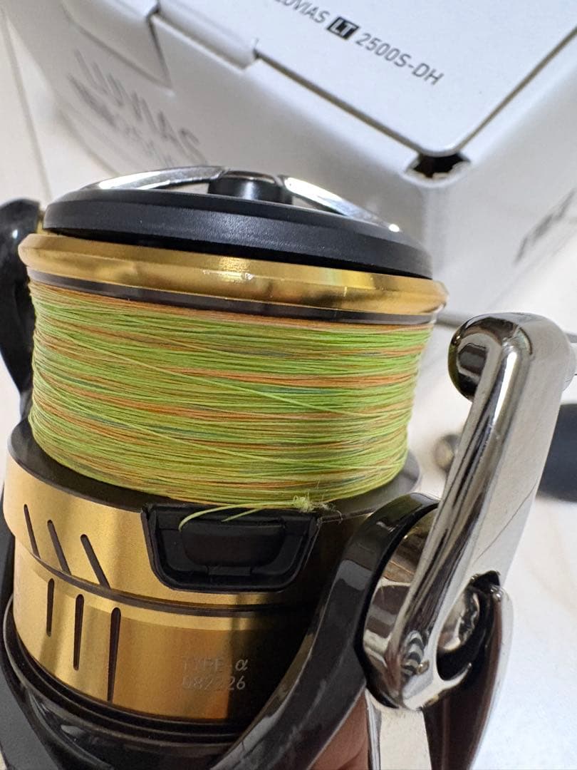 ダイワ LUVIAS 2500S-DH スピニングリール