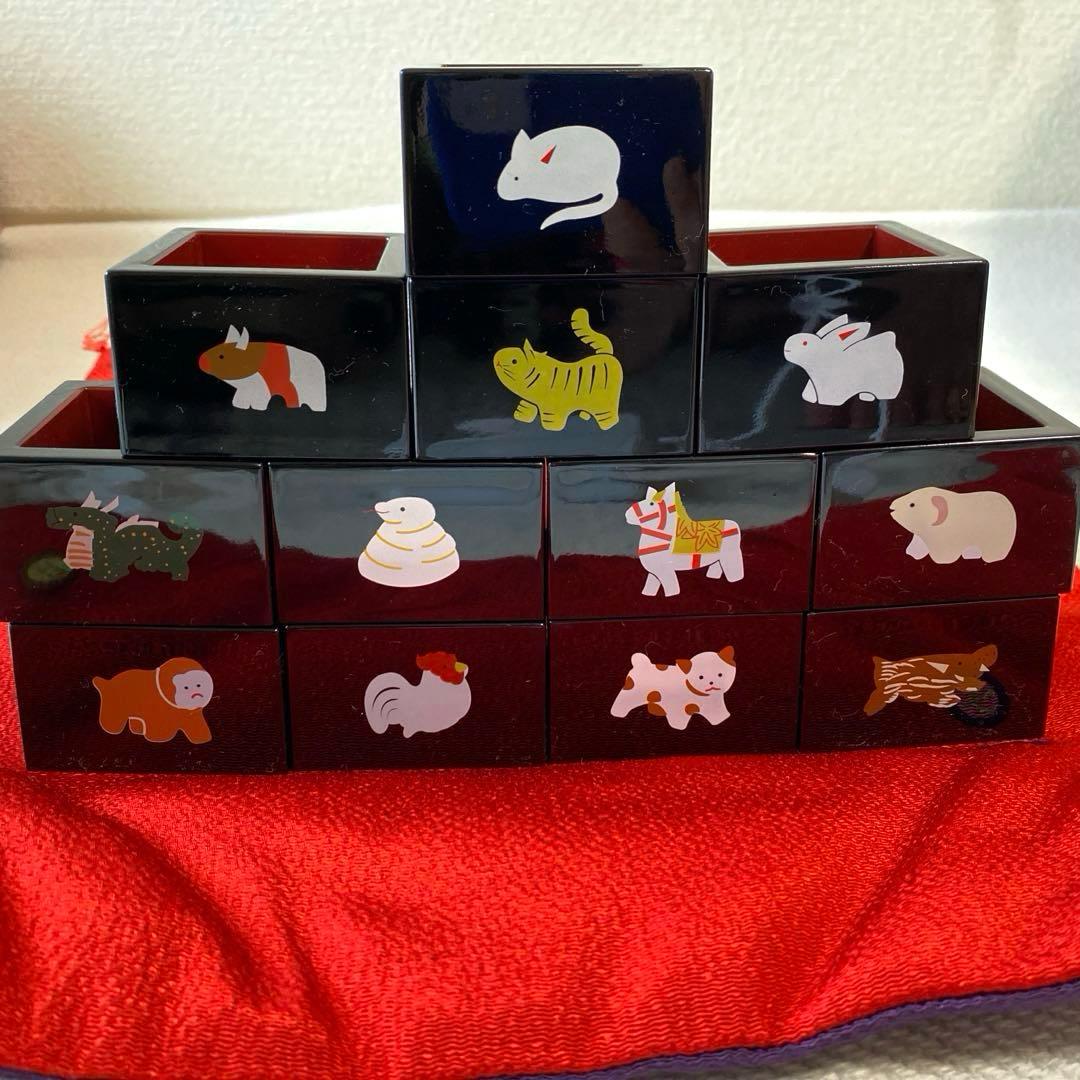 十二支升飾り 縮緬座布団 正月セット 祝い席 祝杯 酒杯 盃分 漆調 千福万来