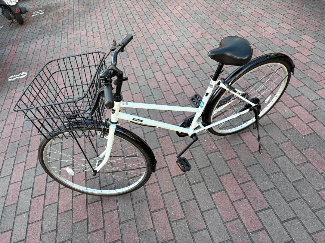 新品タイヤ・シティーサイクル(26㌅)配達出来ます。お引き取りも可能です。