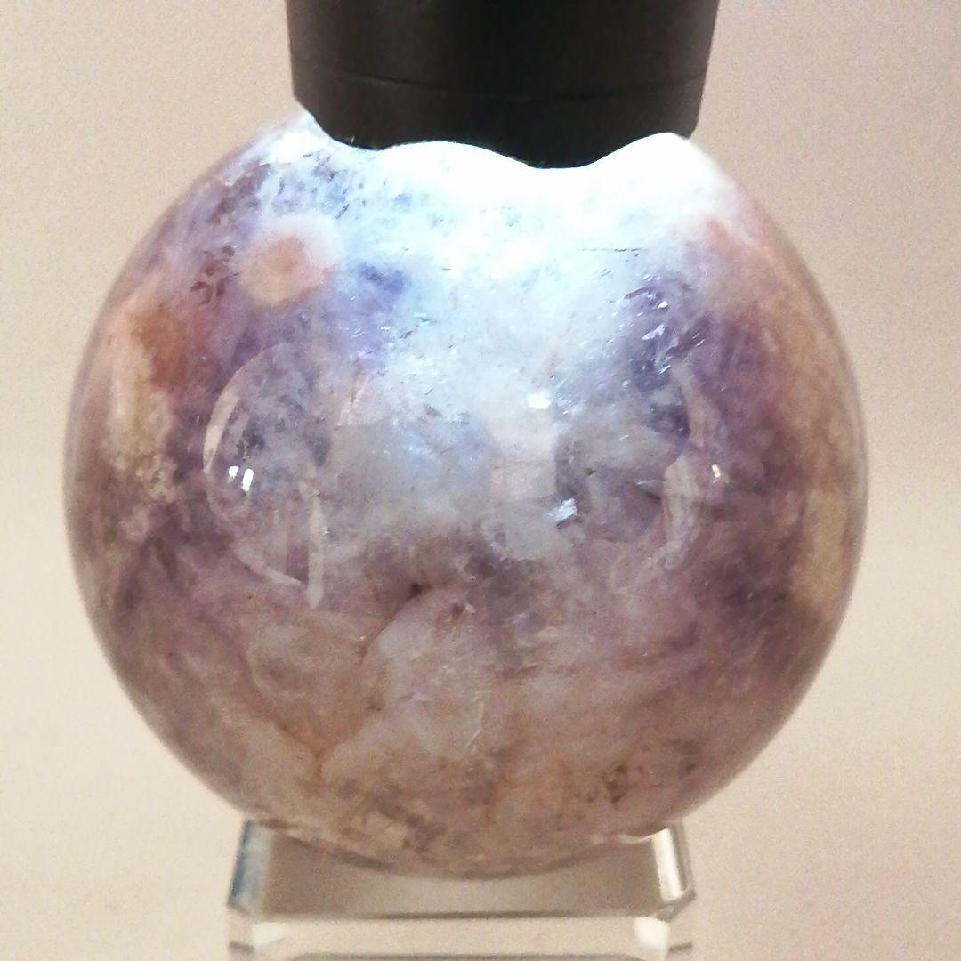 【新品】アメジストのキラキラ結晶の中に花が咲いている綺麗なピンアメ　12-17