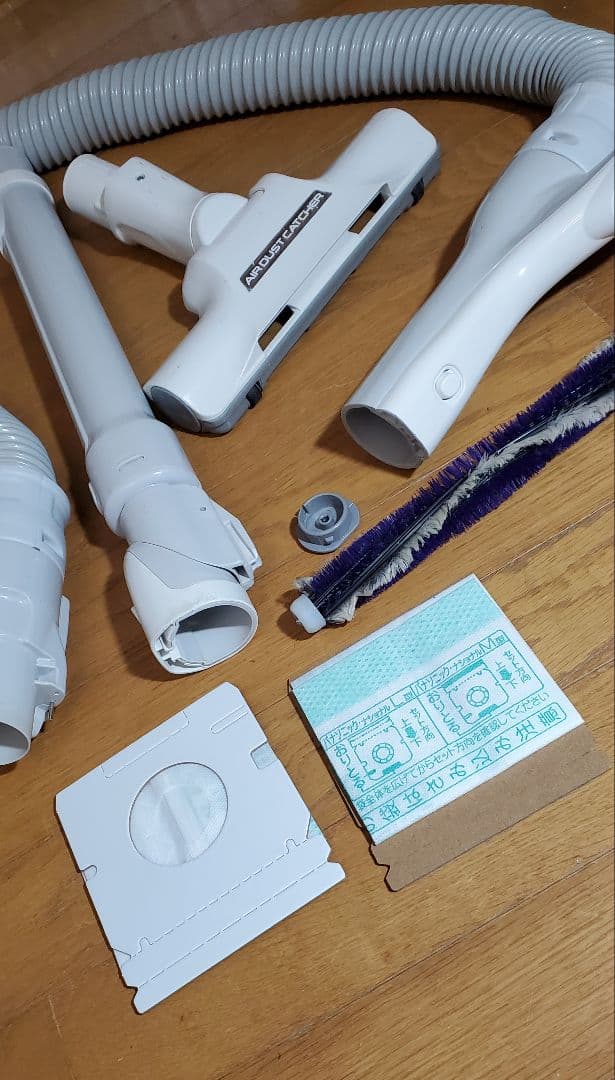 軽量・強力！　Panasonic　紙パック式掃除機　紙パック付　ホワイト　家電