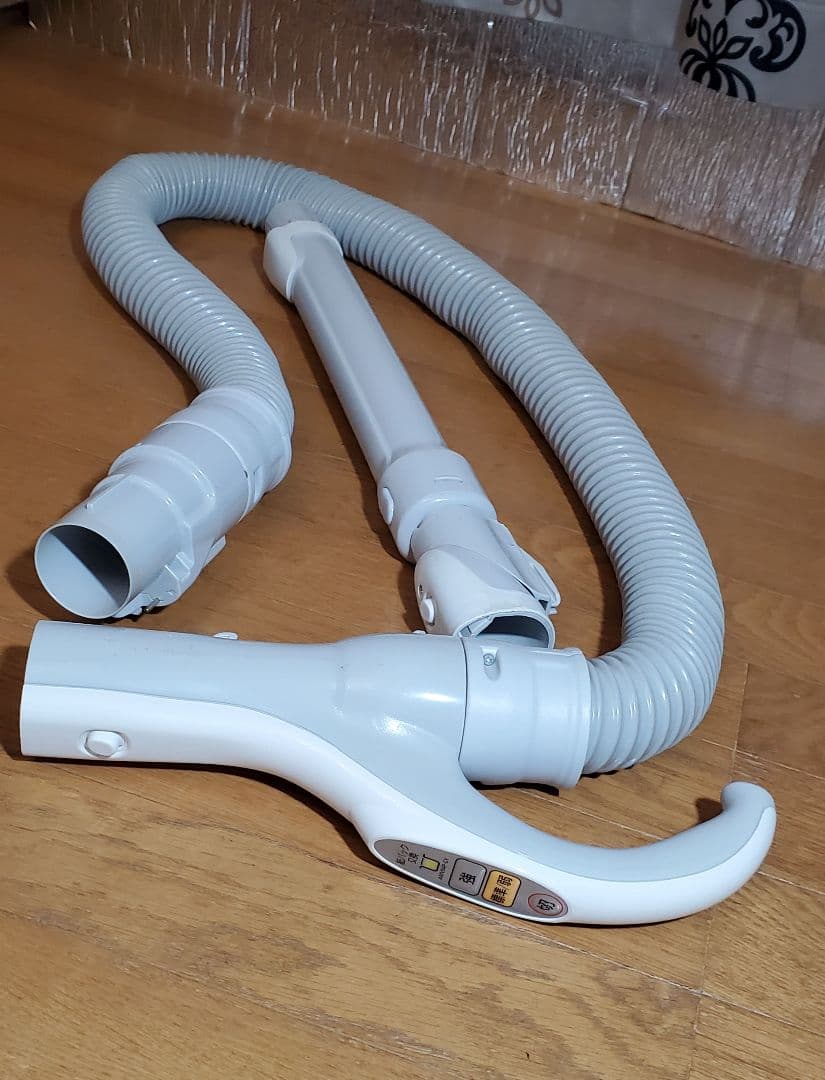 軽量・強力！　Panasonic　紙パック式掃除機　紙パック付　ホワイト　家電