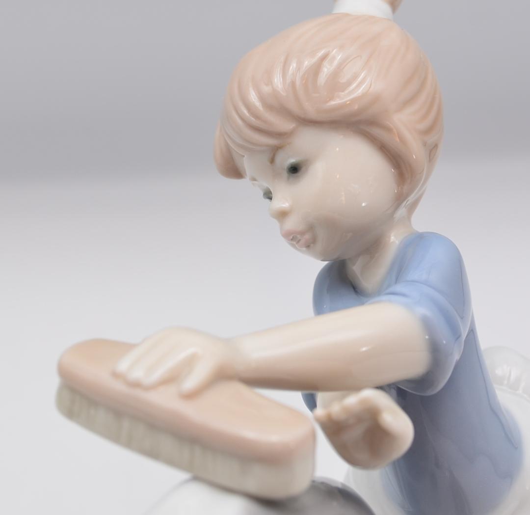 バルセロナの街角／内気な入浴犬　リヤドロ　２体おまとめ　光沢仕上げ　ご成約済み