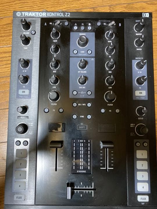TRAKTOR KONTROL Z2 DJミキサー 中古品 商品詳細値下げ不可。TRAKTOR