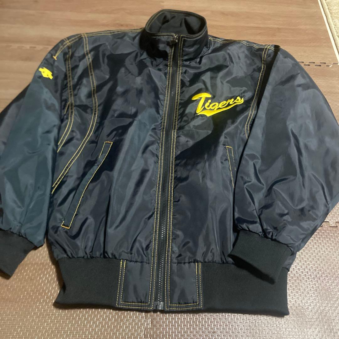 ⭐︎阪神タイガース　デサント製　グランドジャケット　Mサイズ