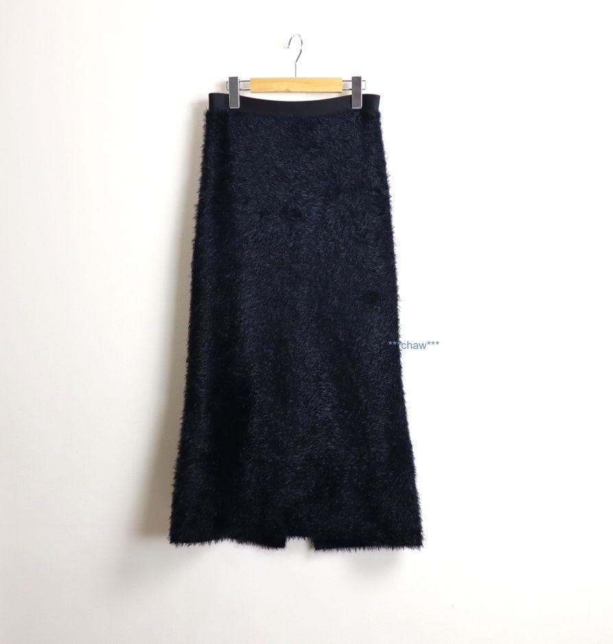 theory luxe 25AW 雑誌掲載 ペンシル シャギー スカート 黒