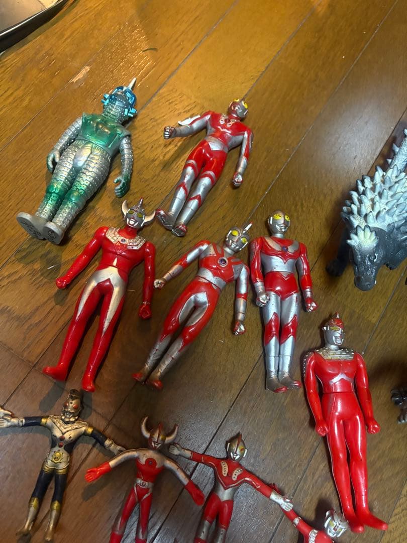 ウルトラマンフィギュア16体セット1970〜1980年代物
