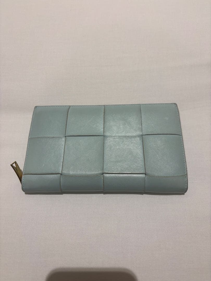 美品ボッテガヴェネタ　カセット長財布 水色