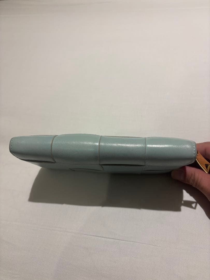 美品ボッテガヴェネタ　カセット長財布 水色