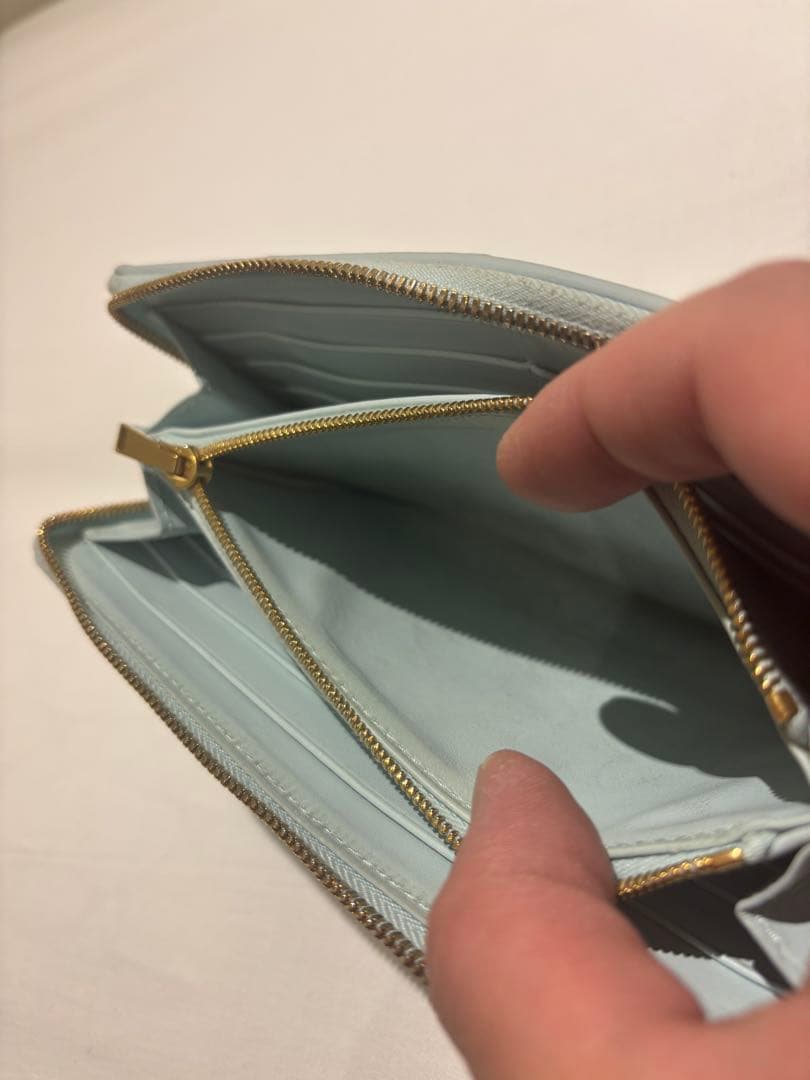 美品ボッテガヴェネタ　カセット長財布 水色