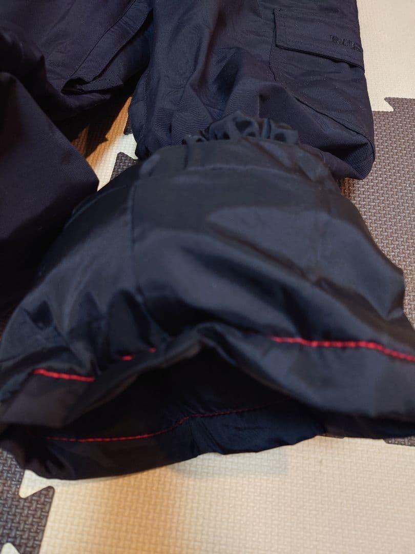 美品 BURTON KIDS スノーボードウェア M 上下 黒