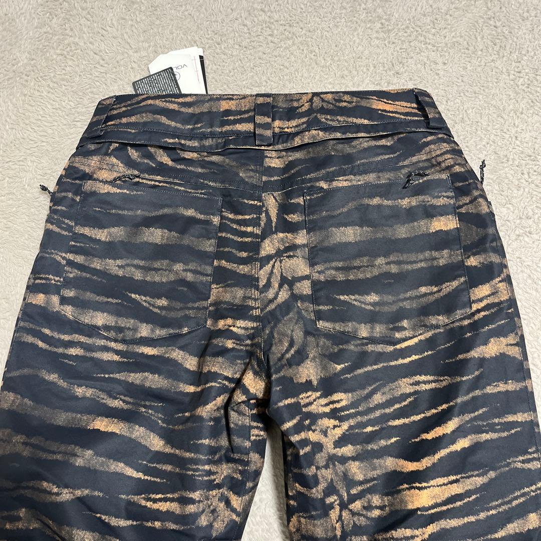 VOLCOM(ヴォルコム) スノーボードウェア パンツ レディース　虎柄　スキー
