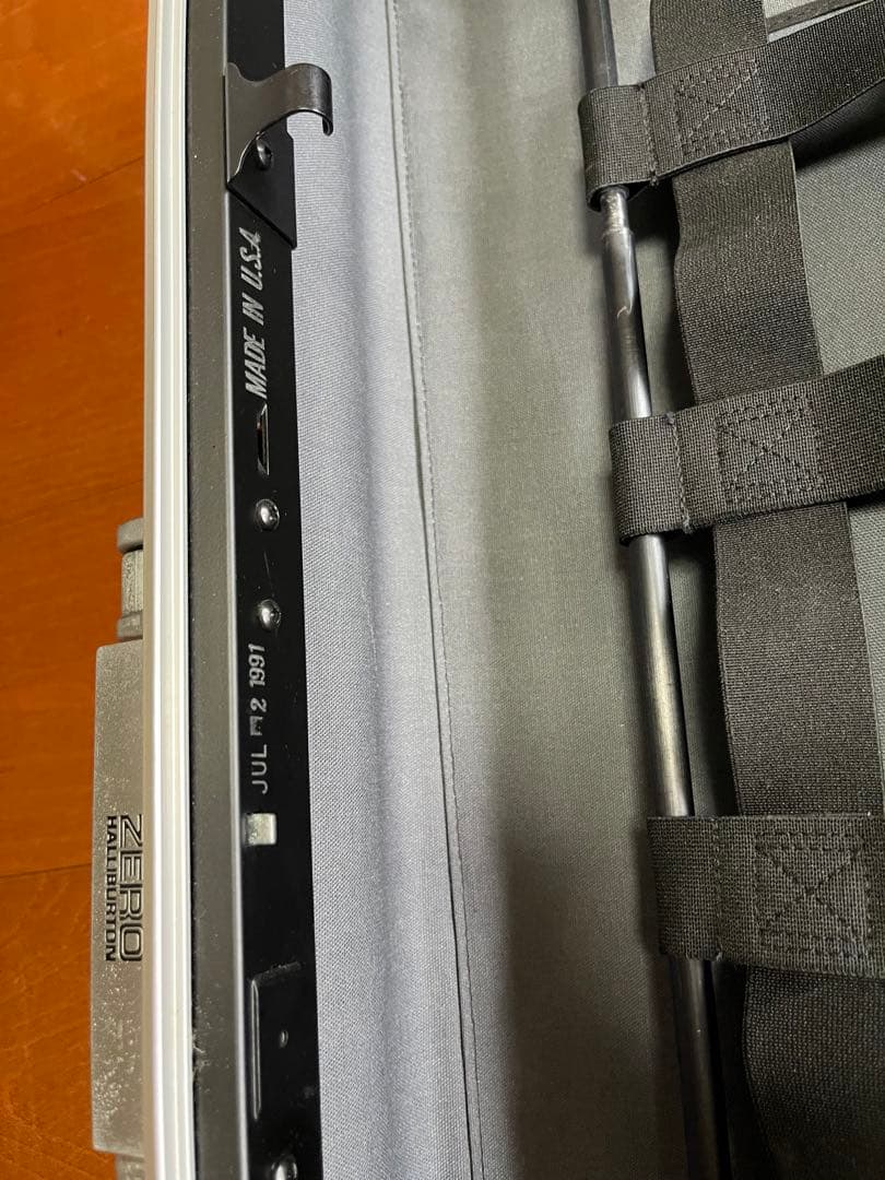 ゼロハリバートン　キャリーケース シルバー　ビンテージ